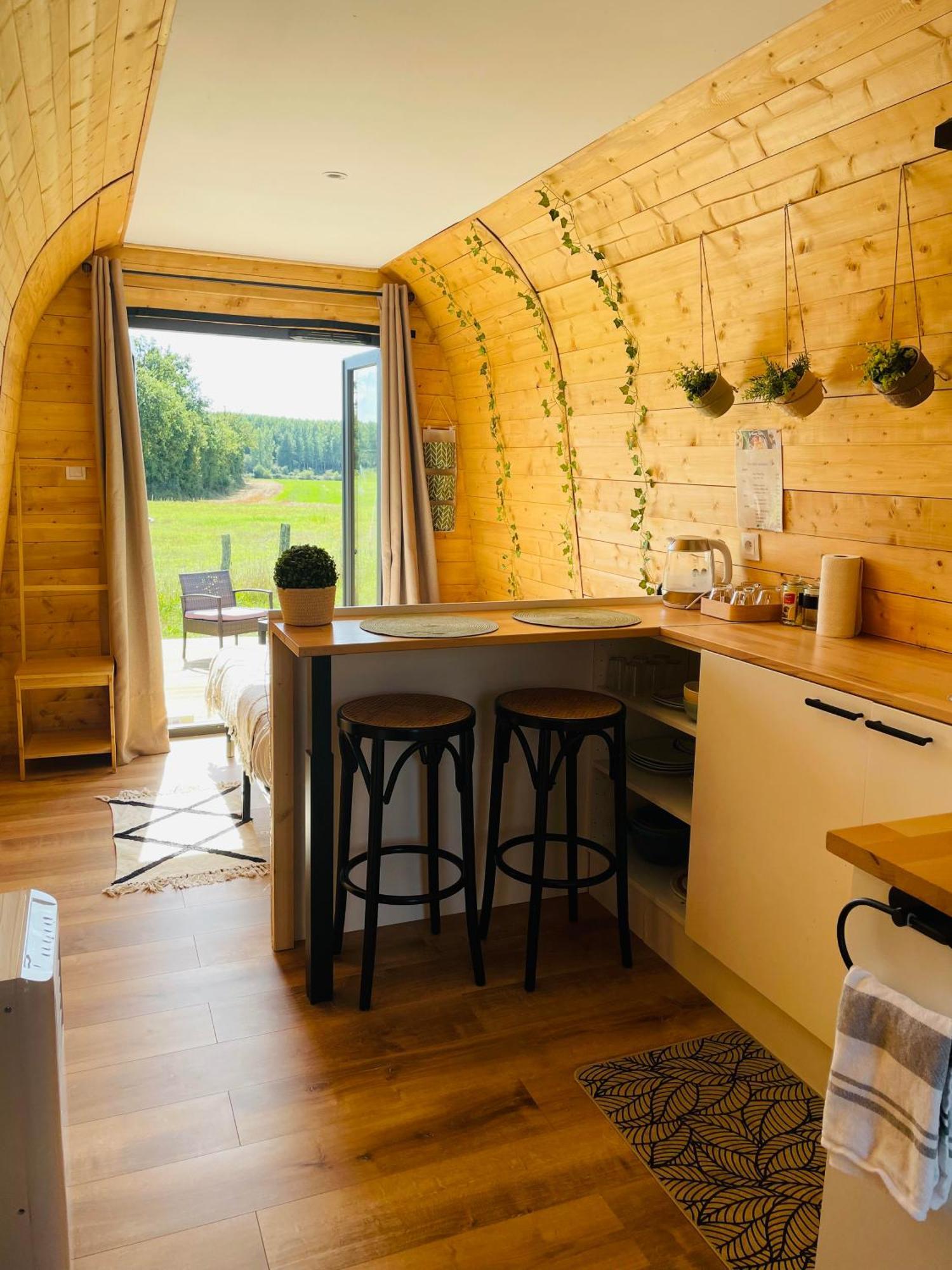 Logement Insolite : La Ruche Verte Monts-sur-Guesnes Exteriér fotografie