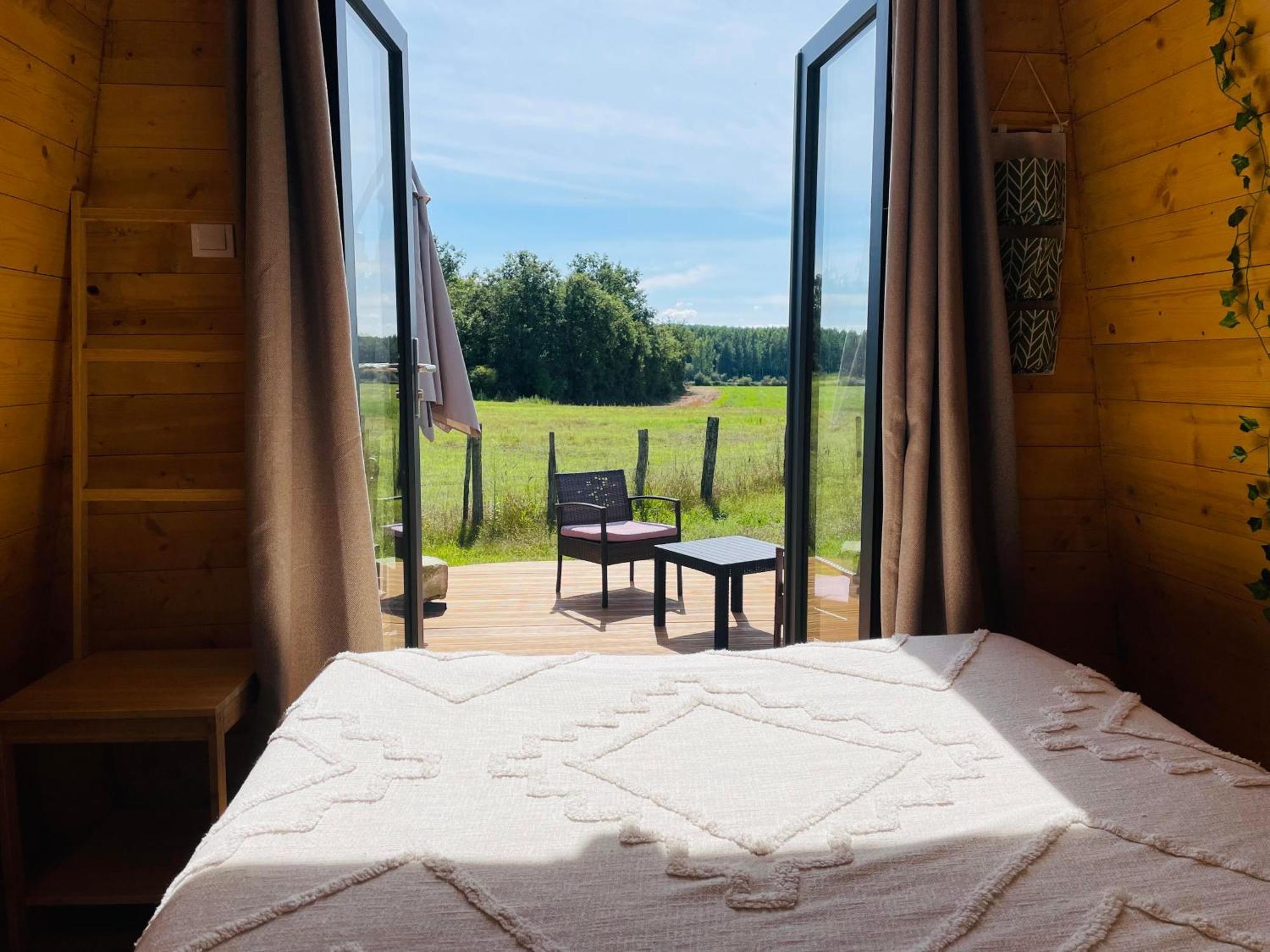 Logement Insolite : La Ruche Verte Monts-sur-Guesnes Exteriér fotografie