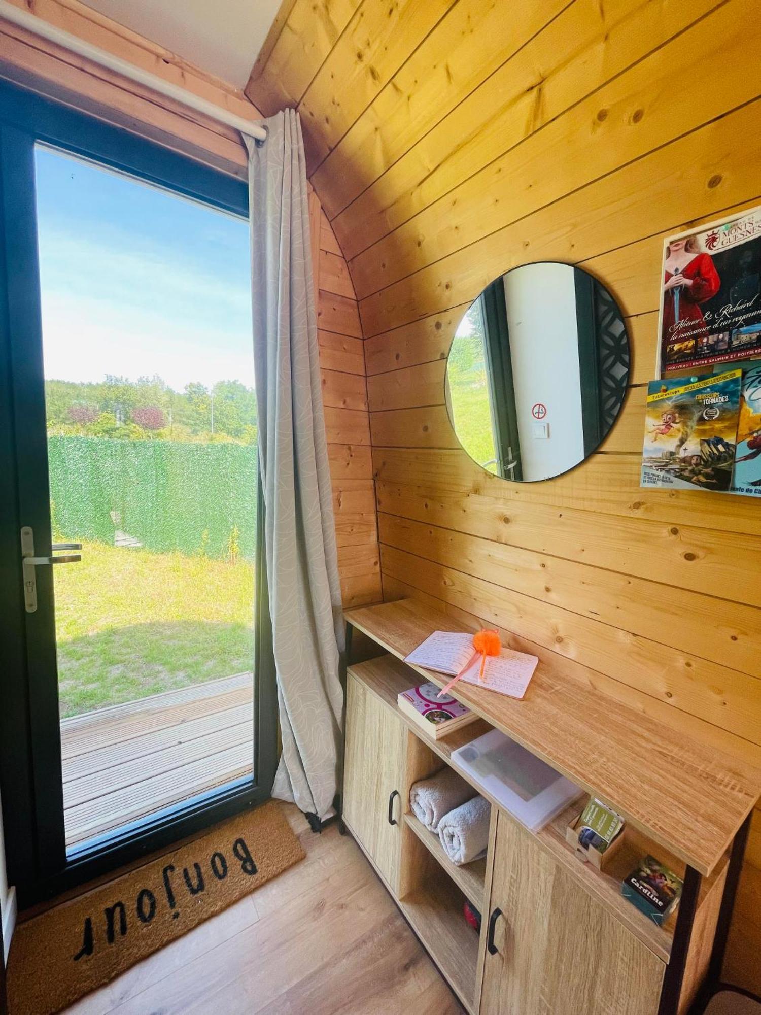 Logement Insolite : La Ruche Verte Monts-sur-Guesnes Exteriér fotografie